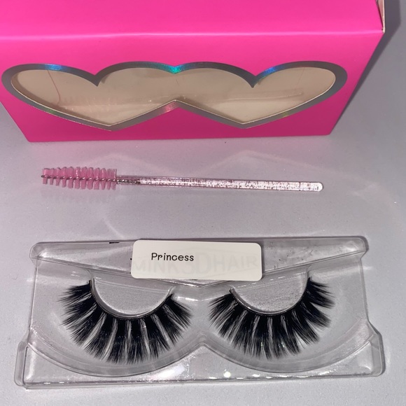 Mink Lashes - Picture 3 of 7